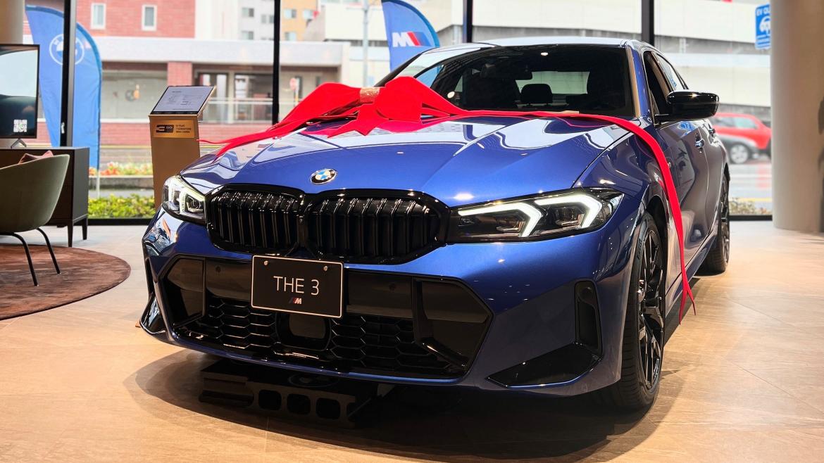 展示車3シリーズ50周年ブルー