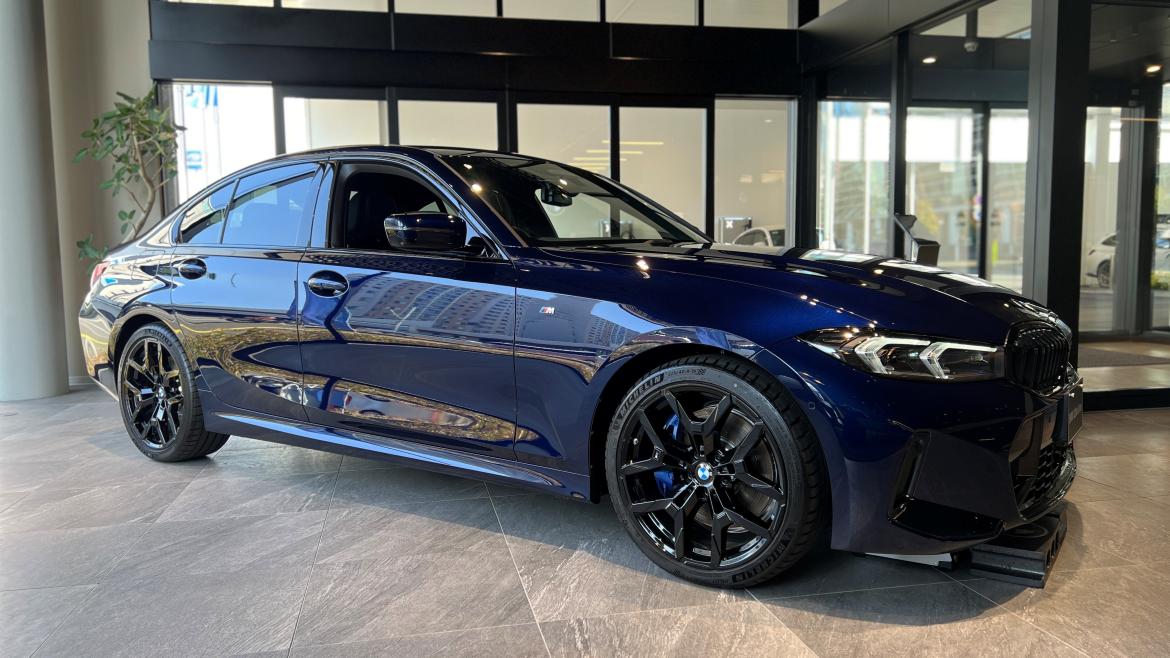 展示車320d タンザナイト