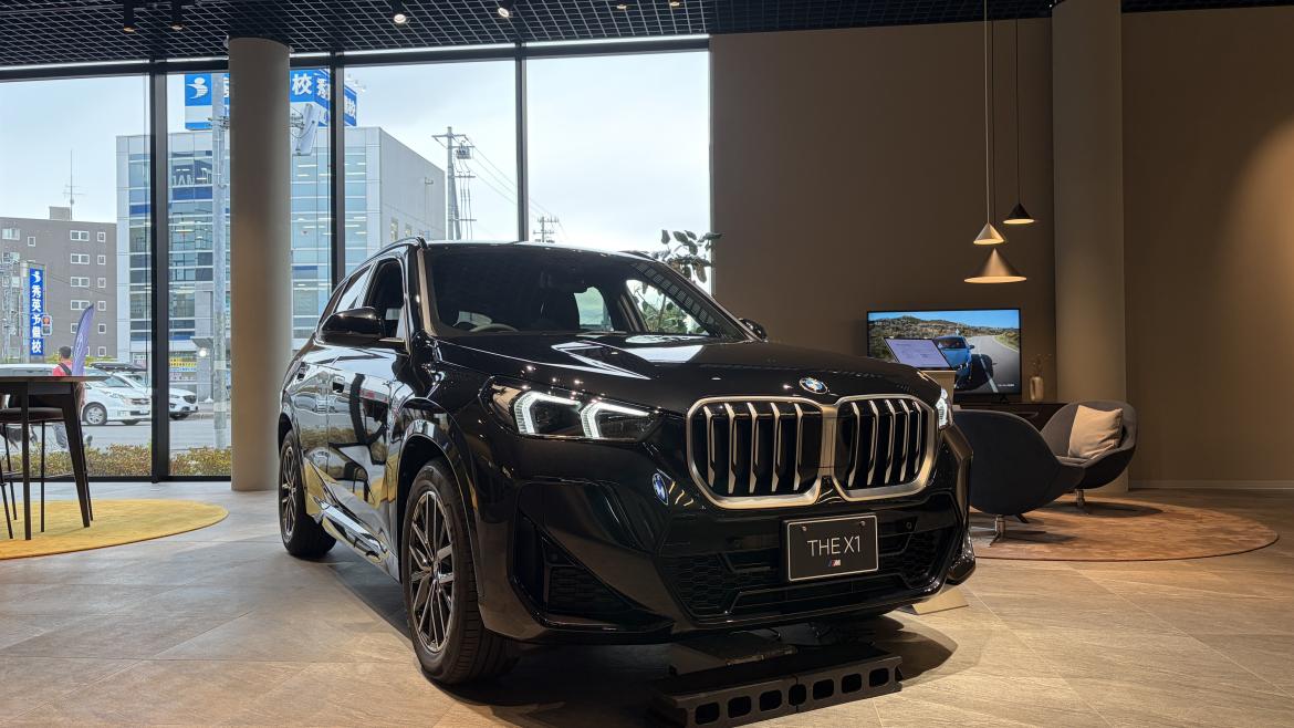 展示車X1黒