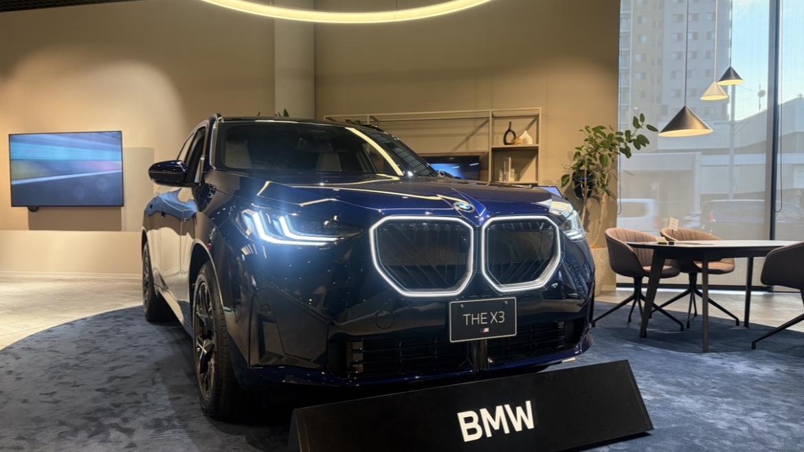 展示車X3ブルー
